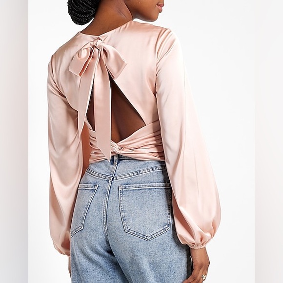 Express Twist Front Tie Back Top - Picture 3 of 8